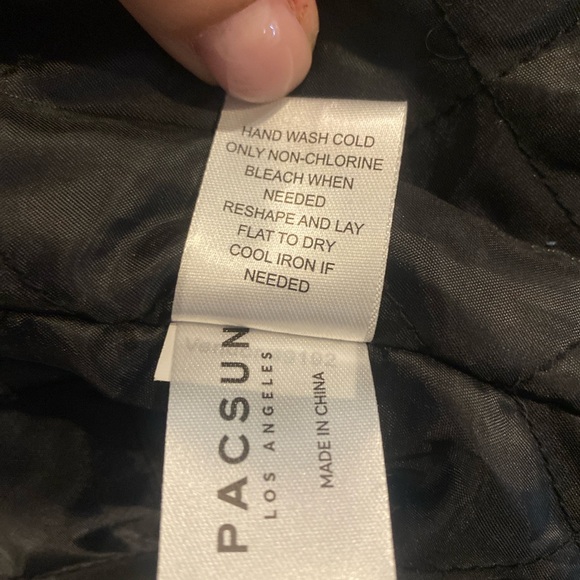 PacSun Black Quilted and Embroidered Jacket Vest Mens Small - Picture 5 of 7